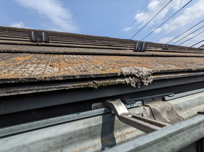 多摩市東寺方にて屋根の点検、屋根の塗装工事は税込415,800円から承っております！